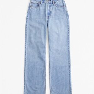 Abercrombie & Fitch Curve Love High Rise
Loose Jean